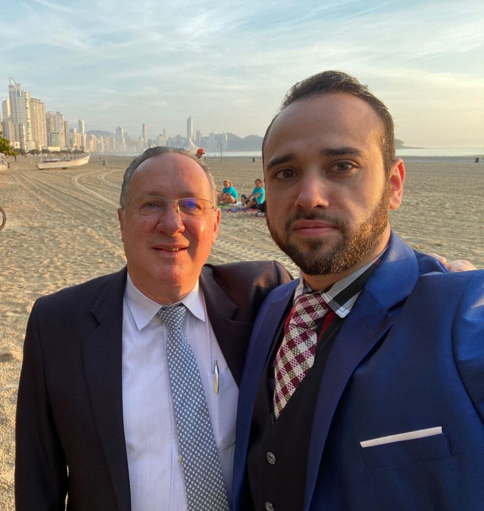 Advogado Previdenciário em Canoas RS atendendo cliente na Airton Joel Advocacia